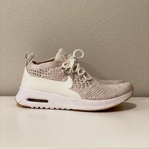 Women’s Nike sneakers